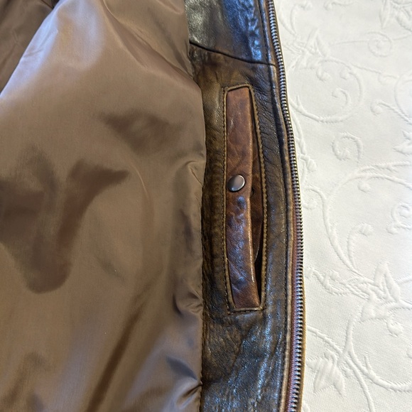 Vintage 90’s Banana Republic Brown Leather Bomber Jacket Size 44L SOFT! - Picture 10 of 14